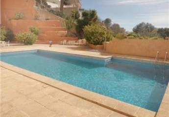 Neu Modernisierte Wohnung mit Garage und Blick auf die Berge!