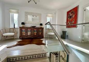 Luxusvilla mit Pool, Gästeapartment & Designer-Außenküche