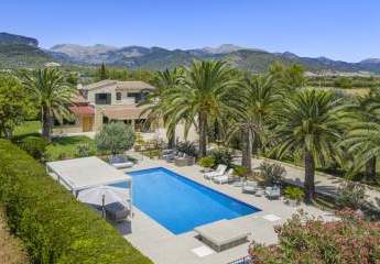 Luxusfinca unter Palmen mit Designerpool im Herzen Mallorcas