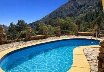 Einzigartige Natursteinfinca mit Privatsphäre und Panoramablick