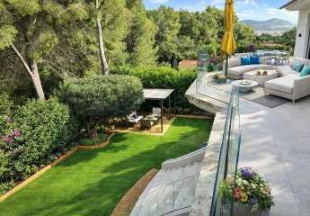 Luxusvilla mit Pool, Gästeapartment & Designer-Außenküche