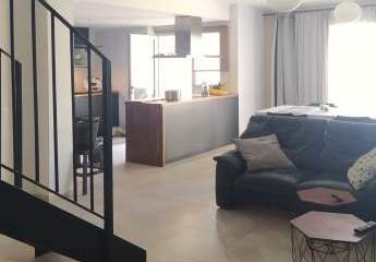 Elegantes Reihenhaus mit traumhaftem Blick auf die Serra de Tramuntana