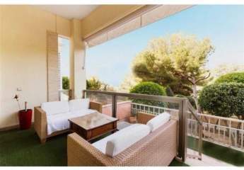 Stilvolle Erdgeschosswohnung mit Terrasse
