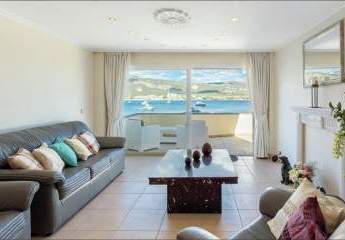 Exklusive Meerblick-Wohnung in erster Linie - Ihr Rückzugsort mit mediterranem Flair
