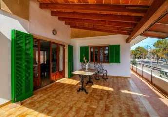 Exklusives Anwesen mit Großzügigem Außenbereich - Nur Wenige Schritte vom Strand Entfernt