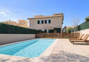 Exklusiv nur bei uns: Chalet mit Meerblick, Dachterrasse und Pool - Stilvolle Eleganz auf zwei Ebenen