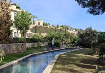 Mediterrane Gartenresidenz mit Gästebereich in exklusiver Lage