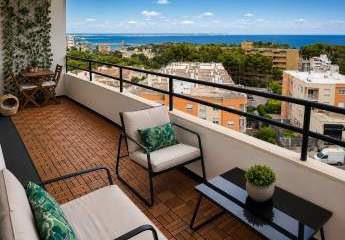 Über den Dächern von Cala Major - Meerblick-Penthouse