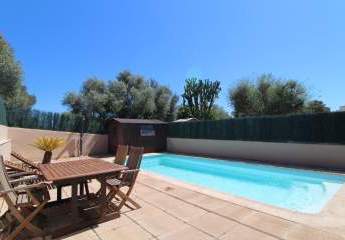 Exklusiv nur bei uns: Chalet mit Meerblick, Dachterrasse und Pool - Stilvolle Eleganz auf zwei Ebenen