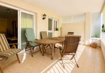 Maisonette-Wohnung mit großzügiger Terrasse, Pool und Padelplatz in begehrter Lage von Maioris