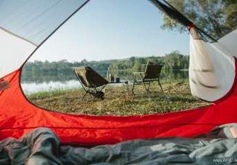 Top-Angebot – großer Naturcampingplatz mit Wald, direkter Seelage, eigenem Strand