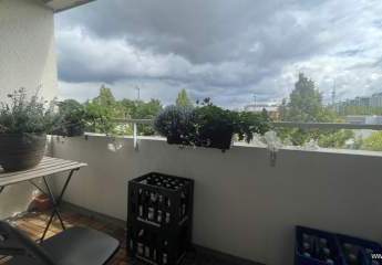 helle grosse renovierte 1-Zi.-Whg. mit Balkon in Moosach