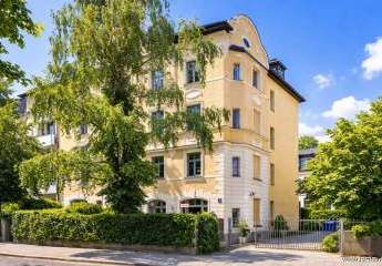 Charmante Altbauwohnung mit Balkon im Münchner Westend