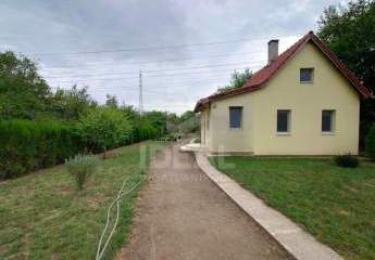 Györ, Tatai Straße, Wochenendhaus mit 983 qm Grundstück zu verkaufen.