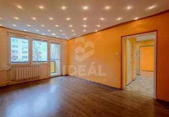 Győr, 50 qm Wohnung im Mehrfamilienhaus zu verkaufen.