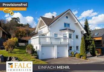 Einfach einziehen und wohlfühlen: wunderschöne Wohnung mit neuer Einbauküche, Fitnessraum, Ofen