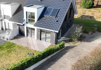 Neuwertige Doppelhaushälfte (Bj. 2021) in Sackgassenlage am Waldrand