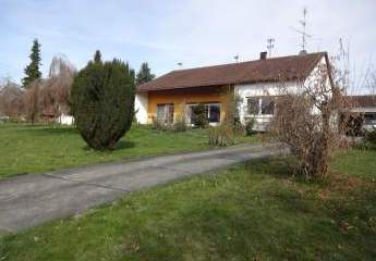 Wohnhaus, ruhiger Dorfrand, 20 km bis Ulm/Donau