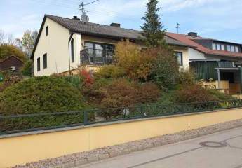 Wohnhaus mit optionalem Freizeitgrundstück