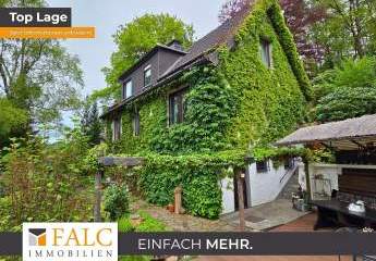 Charmantes Einfamilienhaus mit Einliegerwohnung mitten in der Natur