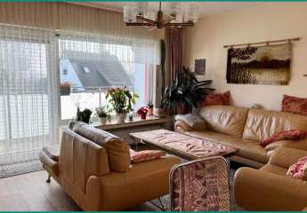 VIEL PLATZ IN GEPFLEGTER, GUT GESCHNITTENER 4 ZIMMER-WOHNUNG MIT BALKON UND STELLPLATZ IN WERMELSKIRCHEN-SÜD
