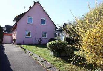 Einfamilienhaus zentrumsnah und doch ruhig,  großer Garten ,  Objekt mit Potential!
