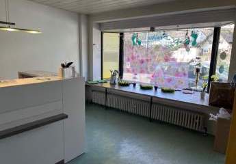 Laden / Praxis direkt im Zentrum von Sternenfels (Physio, Arzt, Friseur, Barber)