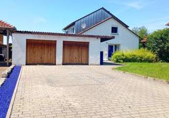 Perfekt für Familien und Kapitalanleger! Immobilie mit viel Potential in sehr ruhiger Lage !