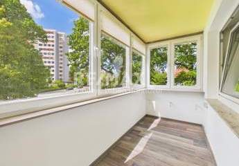 Renovierungsbedürftige 3- Zimmer Wohnung mit sonniger Loggia