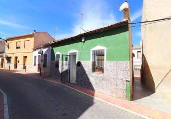 Renoviertes Reihenendhaus mit 2 Schlafzimmern und viel spanischem Charme