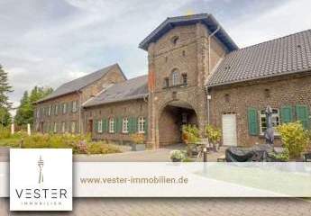 Wohnen auf dem Hof – Loftstil und Rückzug in Düsseldorf-Hubbelrath