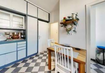 Sanierte Stadtwohnung mit Parkett, Einbauküche, großzügiger Terrasse und Glasfaser