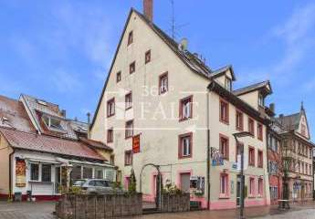 Renditestark! Mehrfamilienhaus / zwei Gewerbeeinheiten (Restaurant & Imbiss) im Herzen der Villinger Altstadt