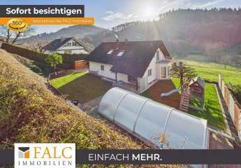 Großzügiges Einfamilienhaus mit Einliegerwohnung und Pool in ruhiger Lage