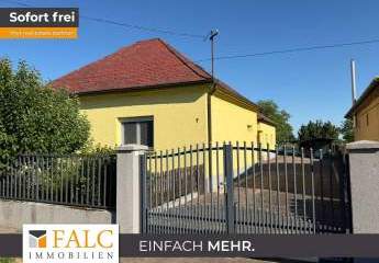 Großzügiges Einfamilienhaus mit Ausbaureserve, XXL-Garage und 1.900 m² Grundstück nahe Österreich
