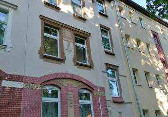 Diskret vermarktet: Altbau-MFH mit ca. 220 m² Wfl., 4 WE & Ausbaupotenzial – Faktor ca. 20