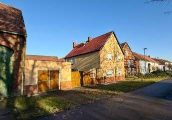 Ländliches Anwesen mit Scheune, Werkstatt & 1.925 m² Grundstück in Illmersdorf