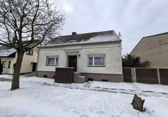 "Haus wie ein leeres Buch mit traumhaftem Garten – schreiben Sie Ihre eigene Geschichte"