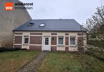 Wertbeständiges Einfamilienhaus mit Garage und spannendem Außenbereich in Randlage von Luckenwalde