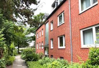 Charmante 2,5-Zimmer-Dachgeschosswohnung mit Balkon in Hamburg-Schnelsen