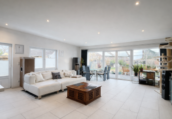 Modernisierte Doppelhaushälfte mit Erweiterung auf Erbbaurechtsgrundstück in Hamburg