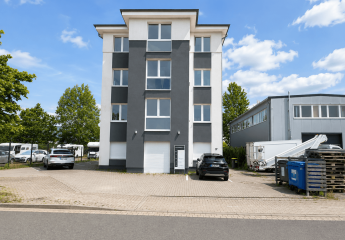Moderne Büro- / Praxisfläche mit 91 m², 4 Zimmer mit Küche und Bad in Glinde