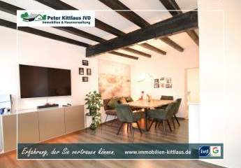 Troisdorf-Bergheim: **Liebevoll modernisiertes Einfamilienhaus**
Großer Garten, Scheune und Carport