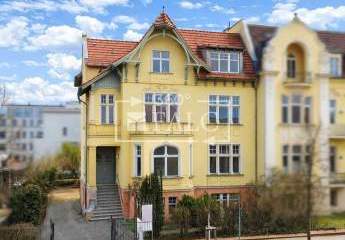 Großzügige, lichtdurchflutete Altbau-Bürofläche mit Balkon & flexibler Nutzung