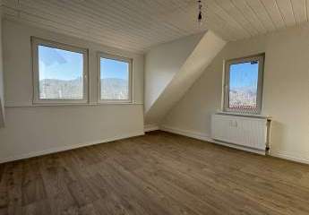 Sanierte 2-Raum-Dachgechosswohnung