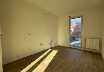 Sanierte 3-Raum-Dachgechosswohnung mit großer Terrasse