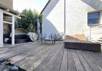 ***Besondere 3 Zimmer Erdgeschosswohnung mit Whirlpool, Terrasse & Garage in Hetjershausen** *