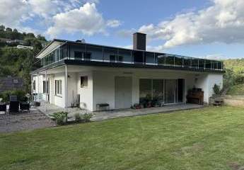 ***Dahlhausen - Großzügige Villa mit Wellnessbereich, Dachterrasse und Gartenidylle***