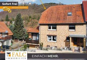 ***Blick auf die Burg Plesse - Haus mit Doppelgarage und üppiger Terrasse in Eddigehausen***