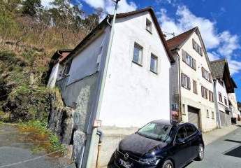 Top Angebot: 1 Grundstück, 3 Gebäude, bis zu 5 WE, davon 3 vermietet